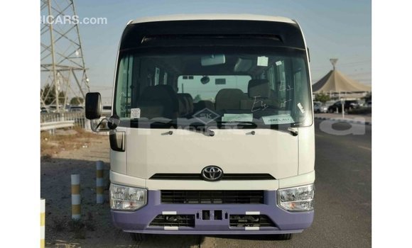 Acheter Import Voiture Toyota Coaster Blanc à Import - Dubai, État d'Abia Acheter Import Voiture Toyota Coaster Blanc à Import - Dubai, État d'Abia