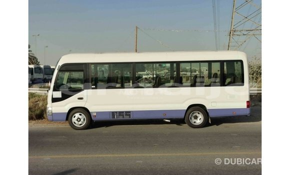 Acheter Import Voiture Toyota Coaster Blanc à Import - Dubai, État d'Abia Acheter Import Voiture Toyota Coaster Blanc à Import - Dubai, État d'Abia