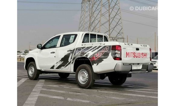 Buy Import Mitsubishi L200 White Car in Import - Dubai in Abia State Buy Import Mitsubishi L200 White Car in Import - Dubai in Abia State