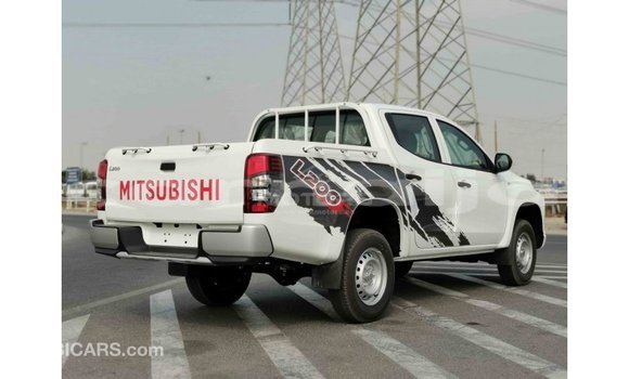 Buy Import Mitsubishi L200 White Car in Import - Dubai in Abia State Buy Import Mitsubishi L200 White Car in Import - Dubai in Abia State