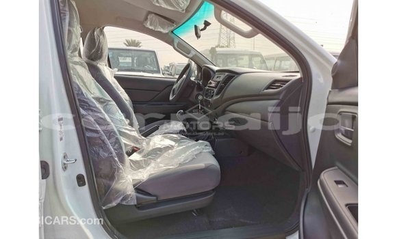 Buy Import Mitsubishi L200 White Car in Import - Dubai in Abia State Buy Import Mitsubishi L200 White Car in Import - Dubai in Abia State