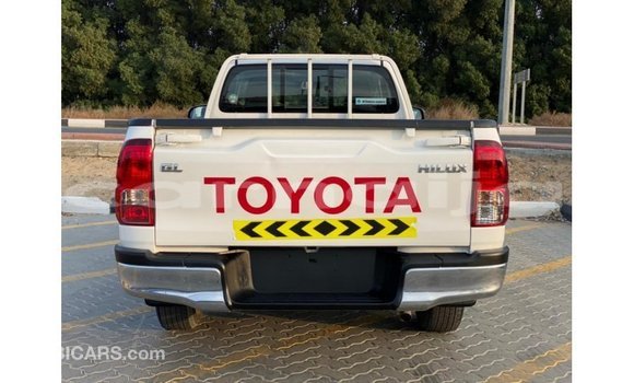 Buy Import Toyota Hilux White Car in Import - Dubai in Abia State Buy Import Toyota Hilux White Car in Import - Dubai in Abia State