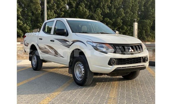 Buy Import Mitsubishi L200 White Car in Import - Dubai in Abia State