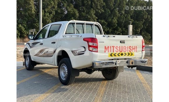 Acheter Import Voiture Mitsubishi L200 Blanc à Import - Dubai, État d'Abia Acheter Import Voiture Mitsubishi L200 Blanc à Import - Dubai, État d'Abia