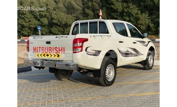 Acheter Import Voiture Mitsubishi L200 Blanc à Import - Dubai, État d'Abia Acheter Import Voiture Mitsubishi L200 Blanc à Import - Dubai, État d'Abia