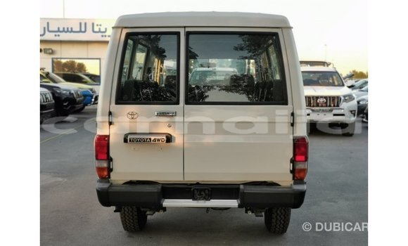 Acheter Import Voiture Toyota Land Cruiser Blanc à Import - Dubai, État d'Abia Acheter Import Voiture Toyota Land Cruiser Blanc à Import - Dubai, État d'Abia