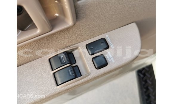 Acheter Import Voiture Toyota Land Cruiser Blanc à Import - Dubai, État d'Abia Acheter Import Voiture Toyota Land Cruiser Blanc à Import - Dubai, État d'Abia