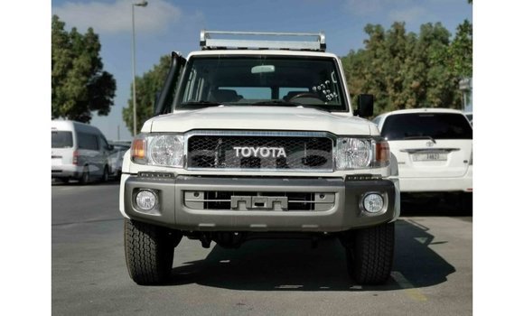 Acheter Import Voiture Toyota Land Cruiser Blanc à Import - Dubai, État d'Abia Acheter Import Voiture Toyota Land Cruiser Blanc à Import - Dubai, État d'Abia