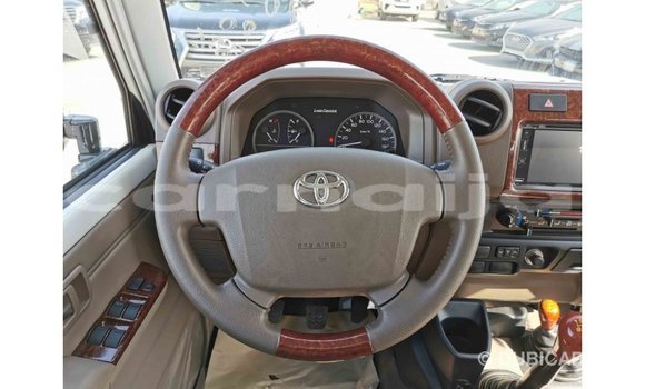 Acheter Import Voiture Toyota Land Cruiser Blanc à Import - Dubai, État d'Abia Acheter Import Voiture Toyota Land Cruiser Blanc à Import - Dubai, État d'Abia