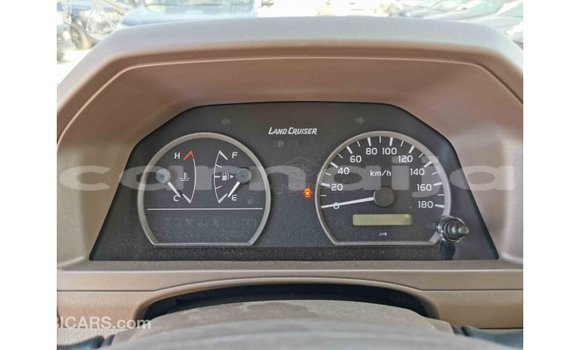 Acheter Import Voiture Toyota Land Cruiser Blanc à Import - Dubai, État d'Abia Acheter Import Voiture Toyota Land Cruiser Blanc à Import - Dubai, État d'Abia