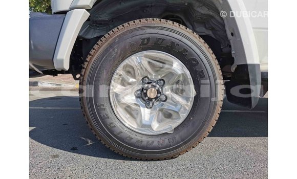 Acheter Import Voiture Toyota Land Cruiser Blanc à Import - Dubai, État d'Abia Acheter Import Voiture Toyota Land Cruiser Blanc à Import - Dubai, État d'Abia