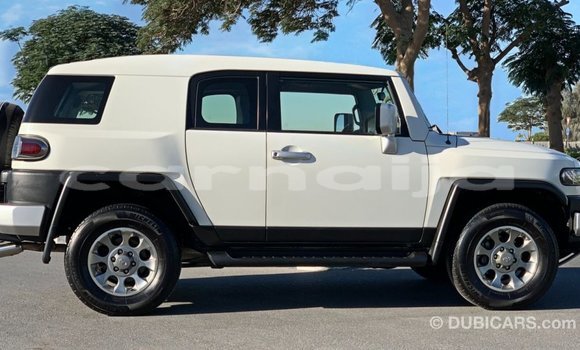 Buy Import Toyota FJ Cruiser White Car in Import - Dubai in Abia State Buy Import Toyota FJ Cruiser White Car in Import - Dubai in Abia State