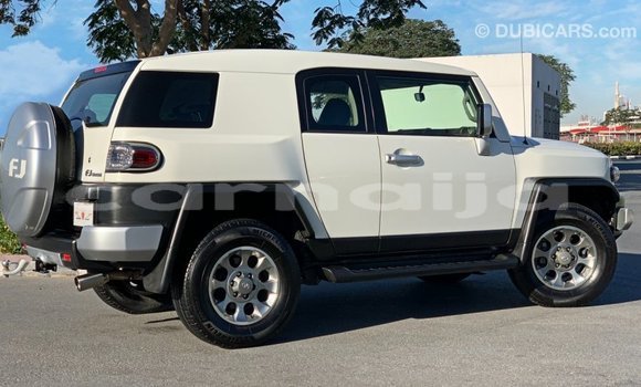 Buy Import Toyota FJ Cruiser White Car in Import - Dubai in Abia State Buy Import Toyota FJ Cruiser White Car in Import - Dubai in Abia State