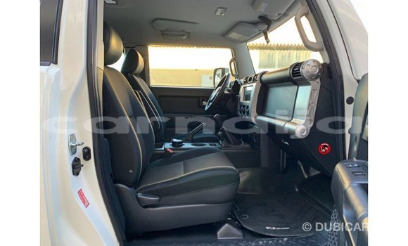 Buy Import Toyota FJ Cruiser White Car in Import - Dubai in Abia State Buy Import Toyota FJ Cruiser White Car in Import - Dubai in Abia State