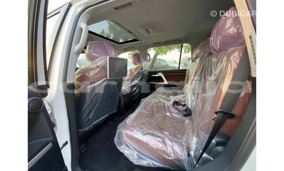 Acheter Import Voiture Toyota Land Cruiser Blanc à Import - Dubai, État d'Abia Acheter Import Voiture Toyota Land Cruiser Blanc à Import - Dubai, État d'Abia