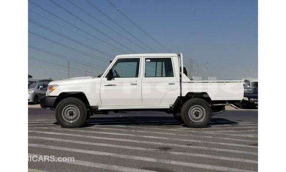 Acheter Import Voiture Toyota Land Cruiser Blanc à Import - Dubai, État d'Abia Acheter Import Voiture Toyota Land Cruiser Blanc à Import - Dubai, État d'Abia