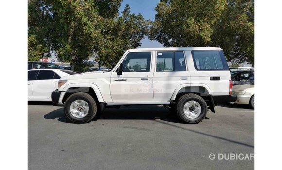 Buy Import Toyota Land Cruiser White Car in Import - Dubai in Abia State Buy Import Toyota Land Cruiser White Car in Import - Dubai in Abia State