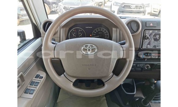 Buy Import Toyota Land Cruiser White Car in Import - Dubai in Abia State Buy Import Toyota Land Cruiser White Car in Import - Dubai in Abia State
