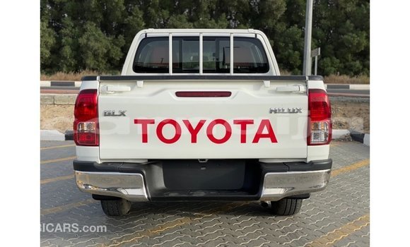 Buy Import Toyota Hilux White Car in Import - Dubai in Abia State Buy Import Toyota Hilux White Car in Import - Dubai in Abia State