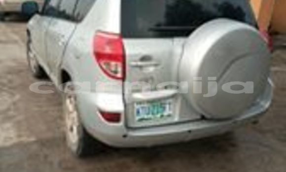 Acheter Occasion Voiture Toyota RAV4 Gris à Lagos, État de Lagos Acheter Occasion Voiture Toyota RAV4 Gris à Lagos, État de Lagos