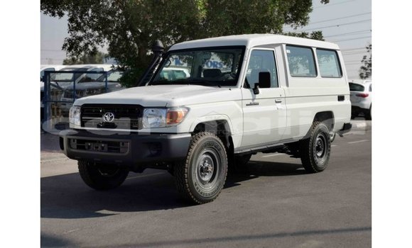 Buy Import Toyota Land Cruiser White Car in Import - Dubai in Abia State Buy Import Toyota Land Cruiser White Car in Import - Dubai in Abia State