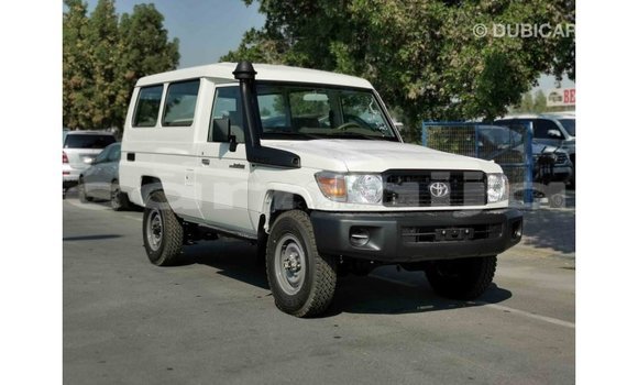 Buy Import Toyota Land Cruiser White Car in Import - Dubai in Abia State Buy Import Toyota Land Cruiser White Car in Import - Dubai in Abia State