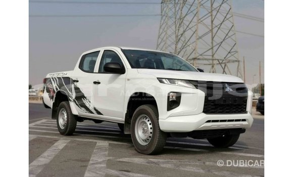 Buy Import Mitsubishi L200 White Car in Import - Dubai in Abia State Buy Import Mitsubishi L200 White Car in Import - Dubai in Abia State
