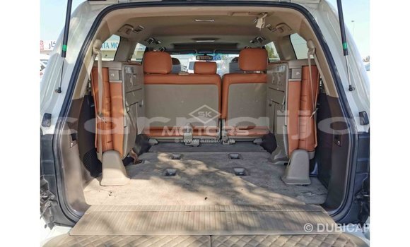 Buy Import Toyota Land Cruiser White Car in Import - Dubai in Abia State Buy Import Toyota Land Cruiser White Car in Import - Dubai in Abia State