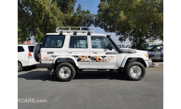 Buy Import Toyota Land Cruiser White Car in Import - Dubai in Abia State Buy Import Toyota Land Cruiser White Car in Import - Dubai in Abia State