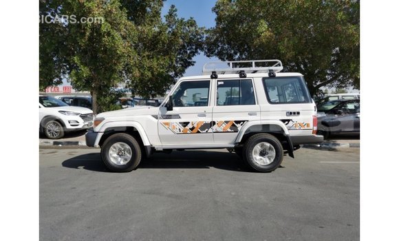 Buy Import Toyota Land Cruiser White Car in Import - Dubai in Abia State Buy Import Toyota Land Cruiser White Car in Import - Dubai in Abia State
