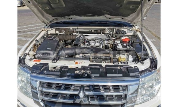 Buy Import Mitsubishi Pajero White Car in Import - Dubai in Abia State Buy Import Mitsubishi Pajero White Car in Import - Dubai in Abia State