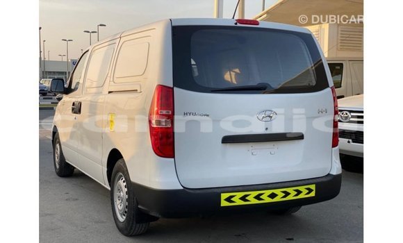 Buy Import Hyundai Accent White Car in Import - Dubai in Abia State Buy Import Hyundai Accent White Car in Import - Dubai in Abia State