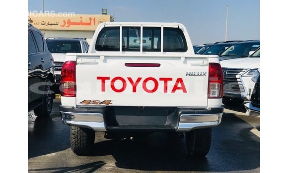 Acheter Import Voiture Toyota Hilux Blanc à Import - Dubai, État d'Abia Acheter Import Voiture Toyota Hilux Blanc à Import - Dubai, État d'Abia