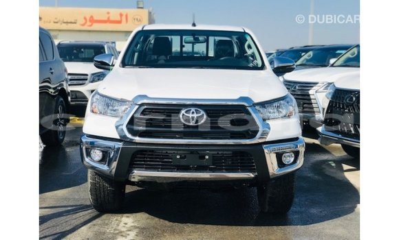 Acheter Import Voiture Toyota Hilux Blanc à Import - Dubai, État d'Abia Acheter Import Voiture Toyota Hilux Blanc à Import - Dubai, État d'Abia