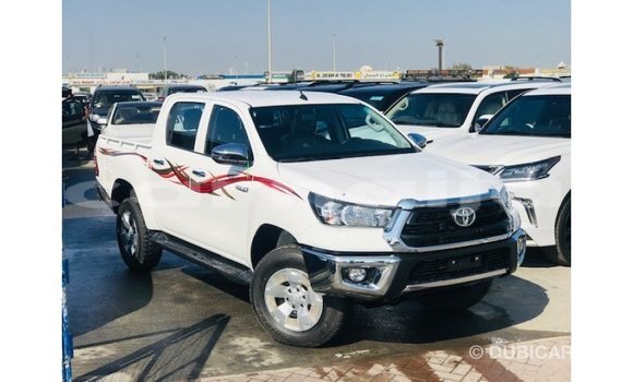 Acheter Import Voiture Toyota Hilux Blanc à Import - Dubai, État d'Abia Acheter Import Voiture Toyota Hilux Blanc à Import - Dubai, État d'Abia