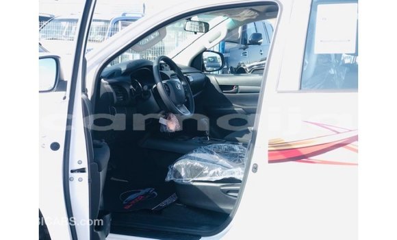 Acheter Import Voiture Toyota Hilux Blanc à Import - Dubai, État d'Abia Acheter Import Voiture Toyota Hilux Blanc à Import - Dubai, État d'Abia