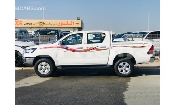 Acheter Import Voiture Toyota Hilux Blanc à Import - Dubai, État d'Abia Acheter Import Voiture Toyota Hilux Blanc à Import - Dubai, État d'Abia