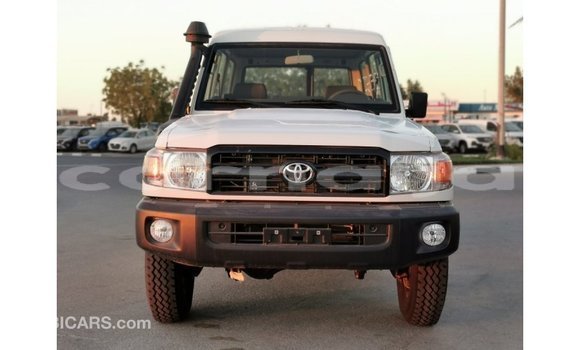 Buy Import Toyota Land Cruiser White Car in Import - Dubai in Abia State Buy Import Toyota Land Cruiser White Car in Import - Dubai in Abia State