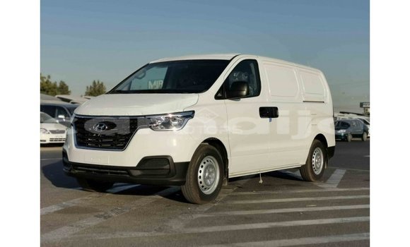 Buy Import Hyundai Cargo White Car in Import - Dubai in Abia State Buy Import Hyundai Cargo White Car in Import - Dubai in Abia State