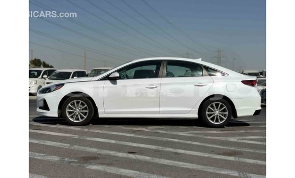 Buy Import Hyundai Sonata White Car in Import - Dubai in Abia State Buy Import Hyundai Sonata White Car in Import - Dubai in Abia State