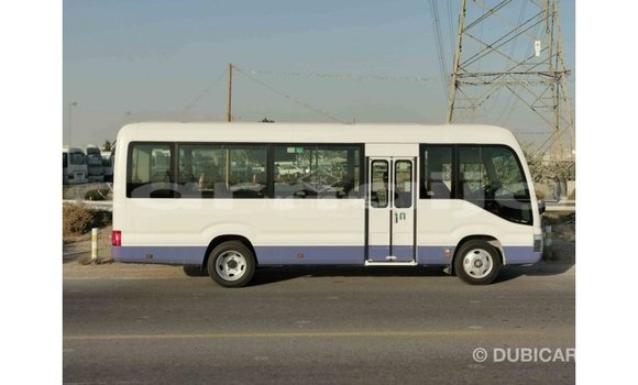 Acheter Import Voiture Toyota Coaster Blanc à Import - Dubai, État d'Abia Acheter Import Voiture Toyota Coaster Blanc à Import - Dubai, État d'Abia