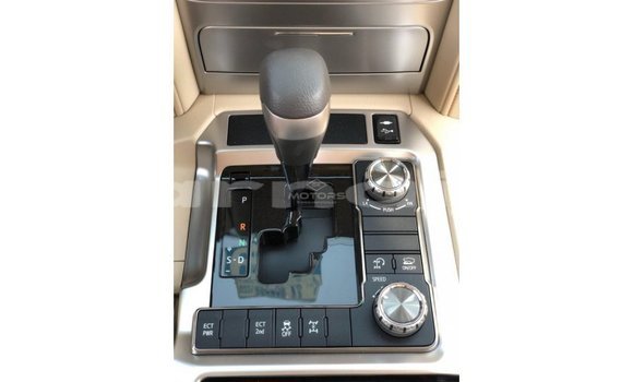 Buy Import Toyota Land Cruiser White Car in Import - Dubai in Abia State Buy Import Toyota Land Cruiser White Car in Import - Dubai in Abia State
