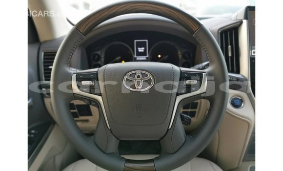Buy Import Toyota Land Cruiser White Car in Import - Dubai in Abia State Buy Import Toyota Land Cruiser White Car in Import - Dubai in Abia State