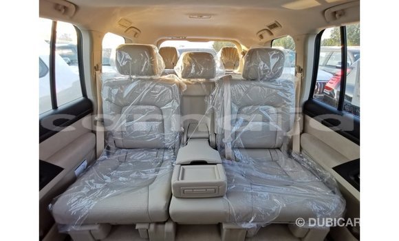 Acheter Import Voiture Toyota Land Cruiser Blanc à Import - Dubai, État d'Abia Acheter Import Voiture Toyota Land Cruiser Blanc à Import - Dubai, État d'Abia