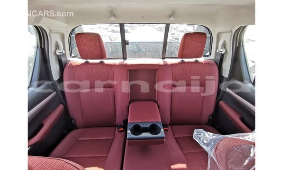 Acheter Import Voiture Toyota Hilux Blanc à Import - Dubai, État d'Abia Acheter Import Voiture Toyota Hilux Blanc à Import - Dubai, État d'Abia