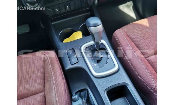 Acheter Import Voiture Toyota Hilux Blanc à Import - Dubai, État d'Abia Acheter Import Voiture Toyota Hilux Blanc à Import - Dubai, État d'Abia