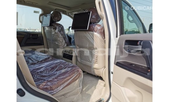 Acheter Import Voiture Toyota Land Cruiser Blanc à Import - Dubai, État d'Abia Acheter Import Voiture Toyota Land Cruiser Blanc à Import - Dubai, État d'Abia