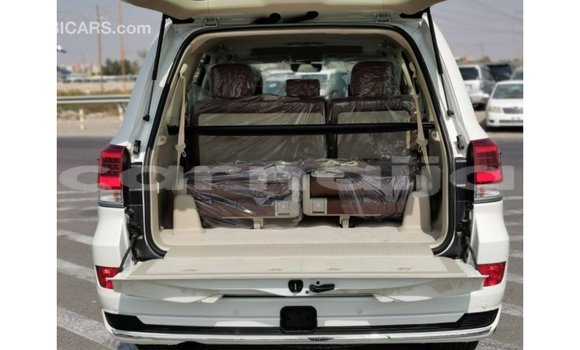 Acheter Import Voiture Toyota Land Cruiser Blanc à Import - Dubai, État d'Abia Acheter Import Voiture Toyota Land Cruiser Blanc à Import - Dubai, État d'Abia