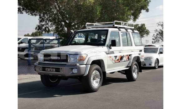 Buy Import Toyota Land Cruiser White Car in Import - Dubai in Abia State Buy Import Toyota Land Cruiser White Car in Import - Dubai in Abia State