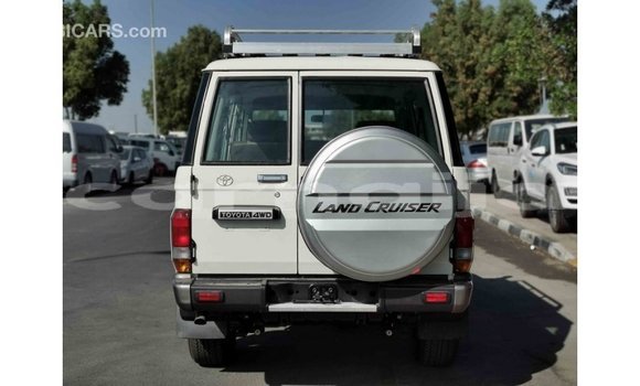 Buy Import Toyota Land Cruiser White Car in Import - Dubai in Abia State Buy Import Toyota Land Cruiser White Car in Import - Dubai in Abia State